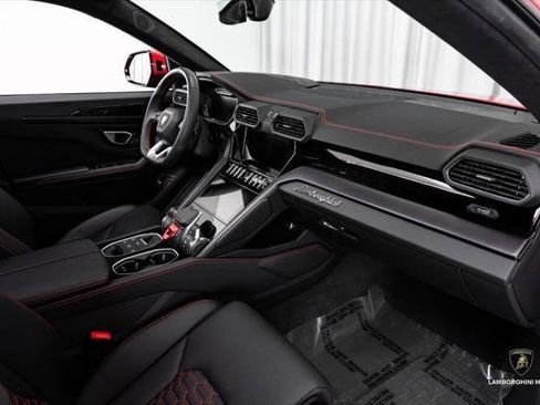 Used 2024 Lamborghini Urus S AWD/4WD image 46