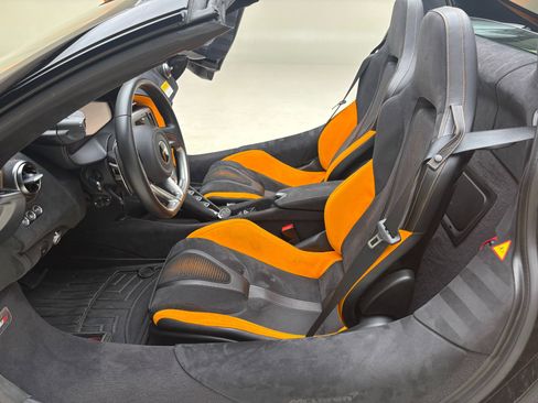 Used 2025 McLaren 750S Spider RWD image 22