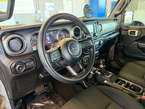 Used 2018 Jeep Wrangler Unlimited Sport image 25