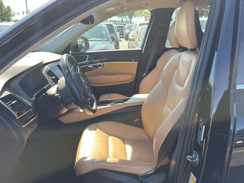 Used 2016 Volvo XC90 T6 Momentum w/ Momentum Plus Package AWD/4WD image 10