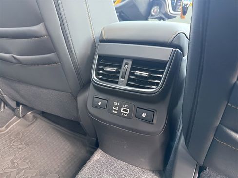 Used 2025 Subaru Outback Wilderness image 13