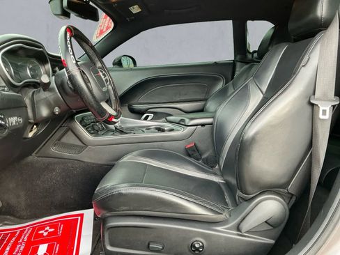 Used 2017 Dodge Challenger GT w/ Driver Convenience Group image 10