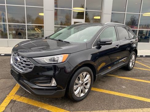 Used 2024 Ford Edge Titanium image 1