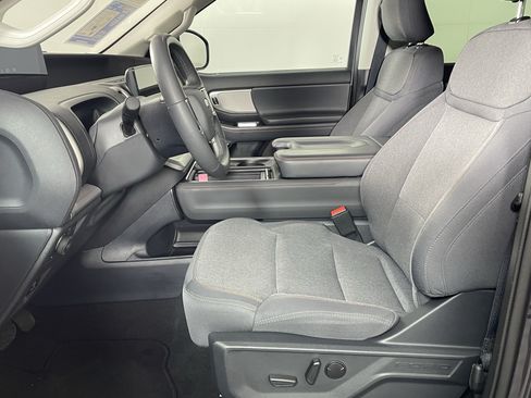 Certified 2025 Ford Expedition Active AWD/4WD image 11