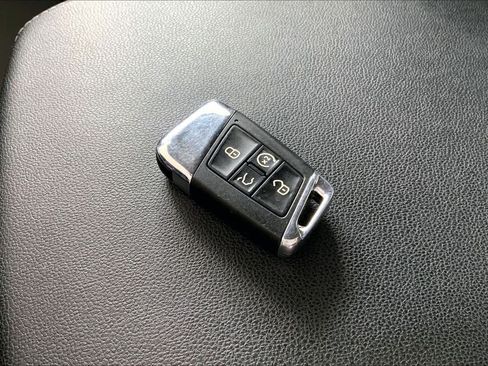 Used 2023 Volkswagen Atlas SE w/ Black Wheel Package AWD/4WD image 15