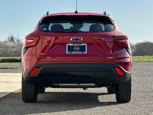 New 2026 Chevrolet Trax RS w/ Sunroof Package FWD image 5