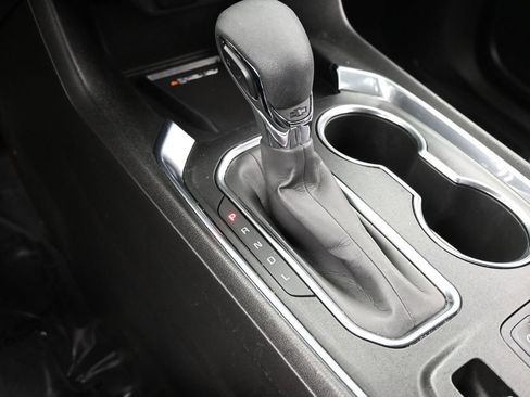 Used 2023 Chevrolet Traverse LT image 23