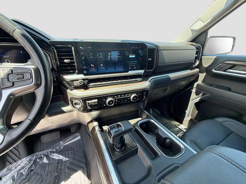 Used 2023 Chevrolet Silverado 1500 LT Trail Boss w/ Convenience Package II image 26