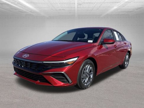 Certified 2024 Hyundai Elantra SEL FWD image 1
