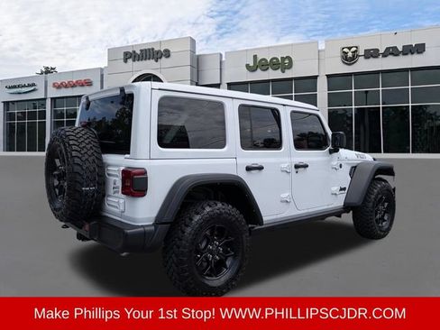 Used 2024 Jeep Wrangler Unlimited Sport AWD/4WD image 3