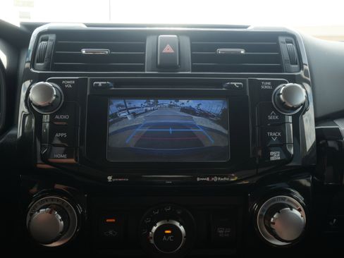 Used 2018 Toyota 4Runner TRD Off-Road image 16