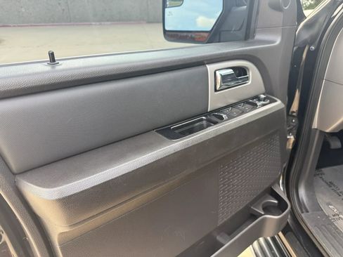 Used 2014 Ford Expedition Limited image 9