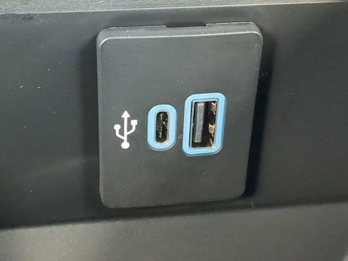 New 2026 Ford F250 Lariat w/ Black Appearance Package image 27