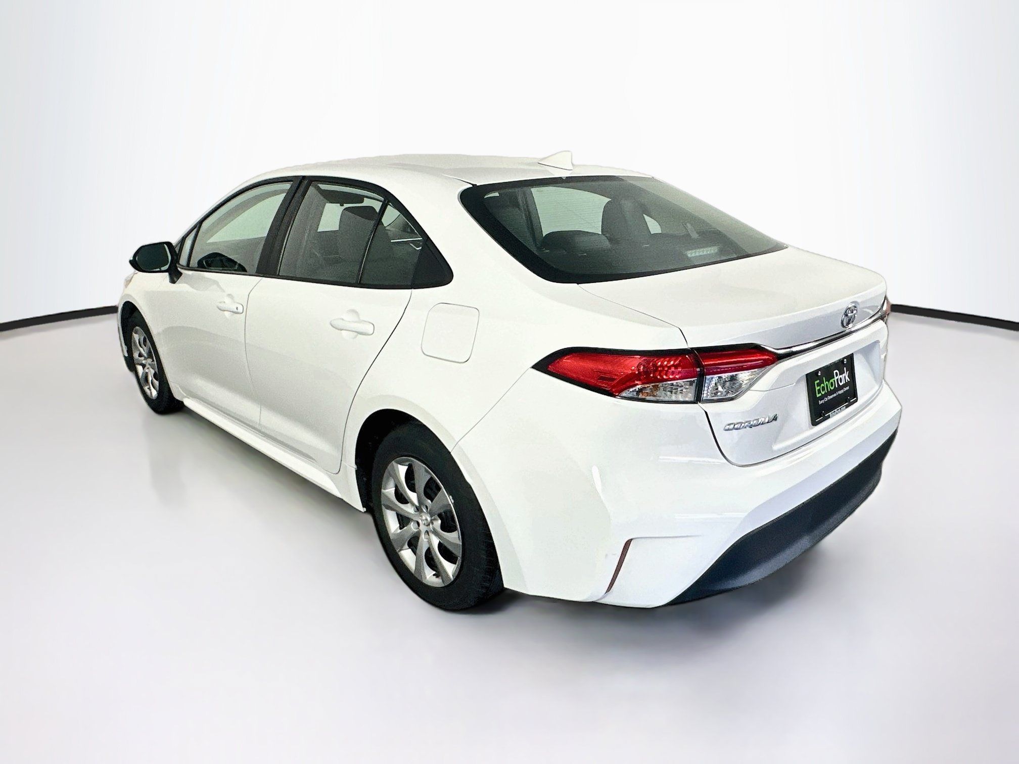 Used 2024 Toyota Corolla LE FWD image 5