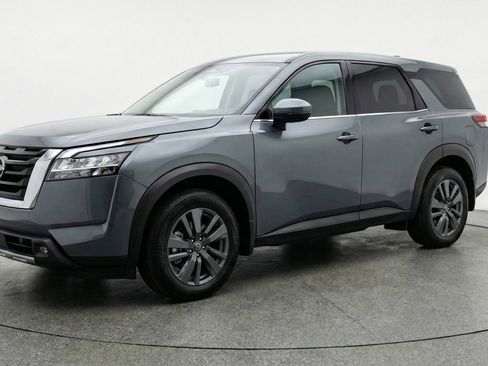 Used 2025 Nissan Pathfinder SV FWD image 2