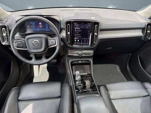 Certified 2023 Volvo XC40 B4 Plus w/ Protection Package Premier FWD image 16