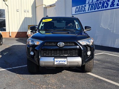 Used 2017 Toyota 4Runner 4WD image 2