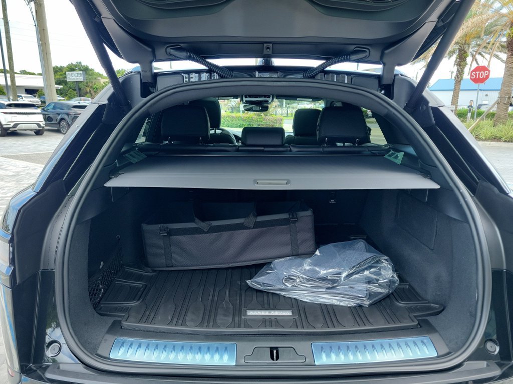 New 2026 Land Rover Range Rover Velar S AWD/4WD image 11