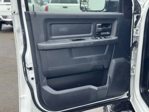 Used 2013 RAM 2500 Tradesman w/ Chrome Appearance Group image 14