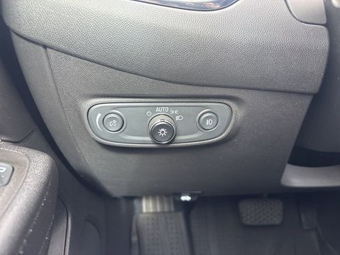 Used 2021 Chevrolet Equinox LT image 28