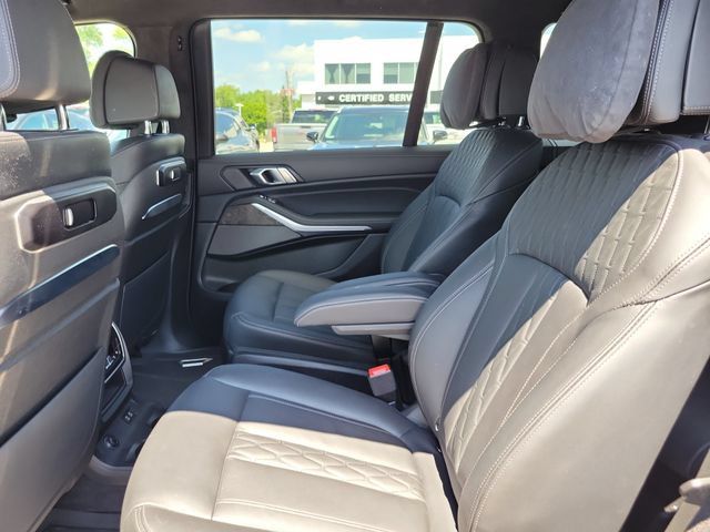 Used 2025 BMW X7 M60i AWD/4WD image 14