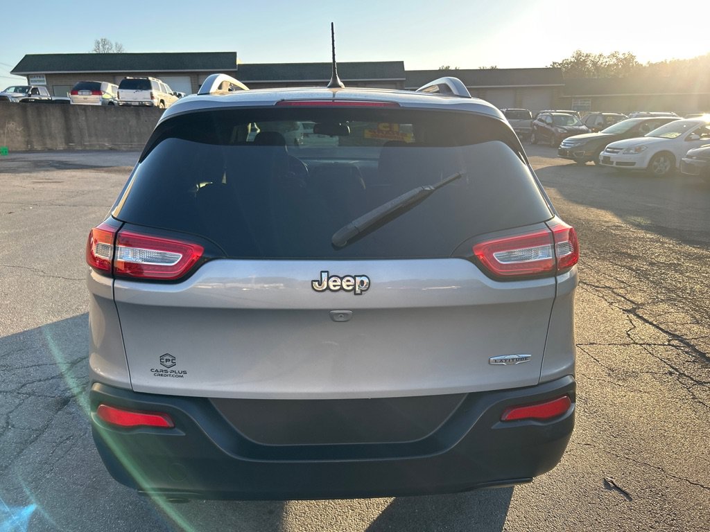 Used 2015 Jeep Cherokee Latitude FWD image 7