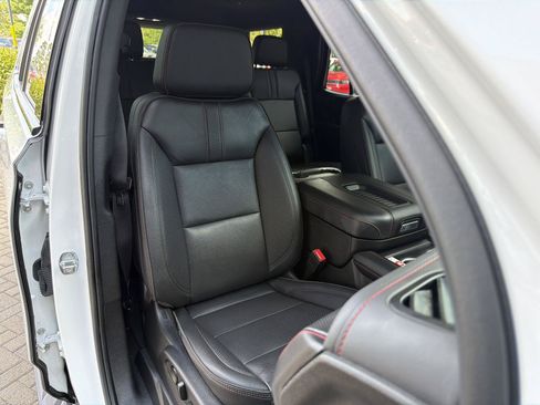 Used 2022 Chevrolet Tahoe RST w/ Luxury Package AWD/4WD image 35