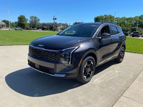 New 2026 Kia Sportage EX AWD/4WD image 2