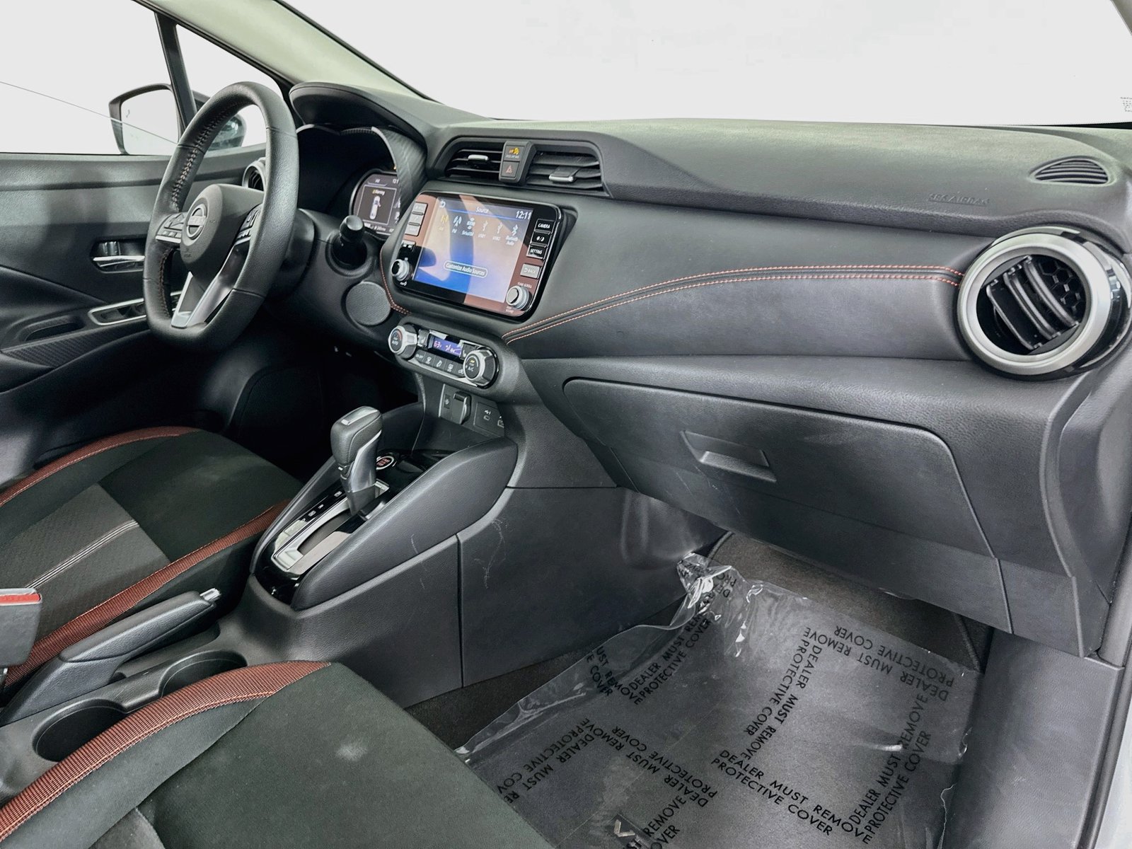 Used 2024 Nissan Versa SR FWD image 28