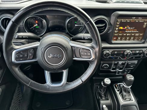 Used 2022 Jeep Wrangler Unlimited Sahara 4xe image 15