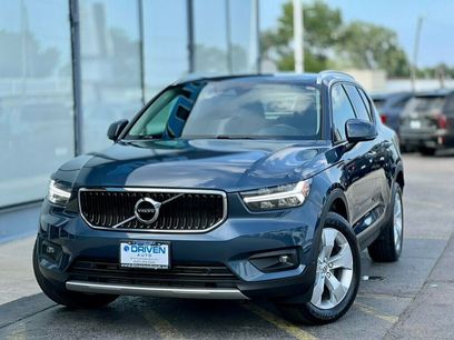 Used 2021 Volvo XC40 T4 Momentum
