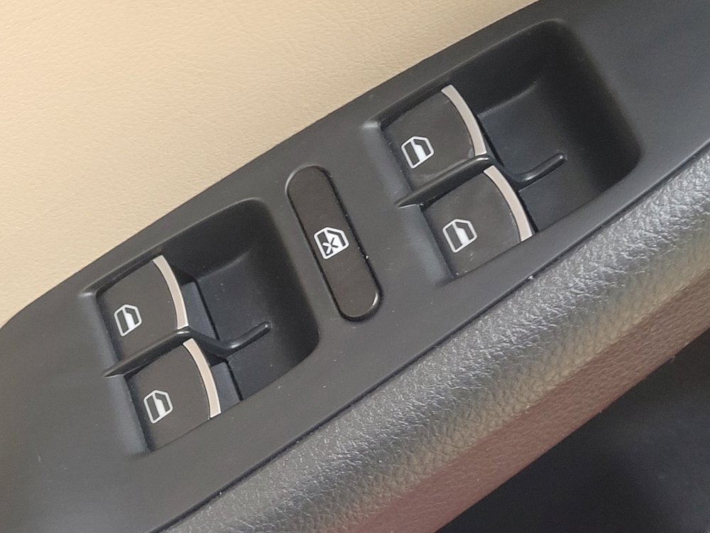 Used 2014 Volkswagen Jetta SE FWD image 27