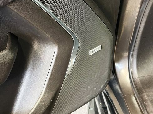 Used 2021 Chevrolet Tahoe Premier w/ Premium Package image 18