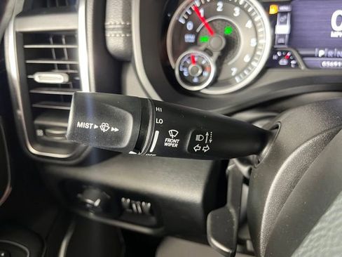 Used 2022 RAM 1500 Laramie AWD/4WD image 19