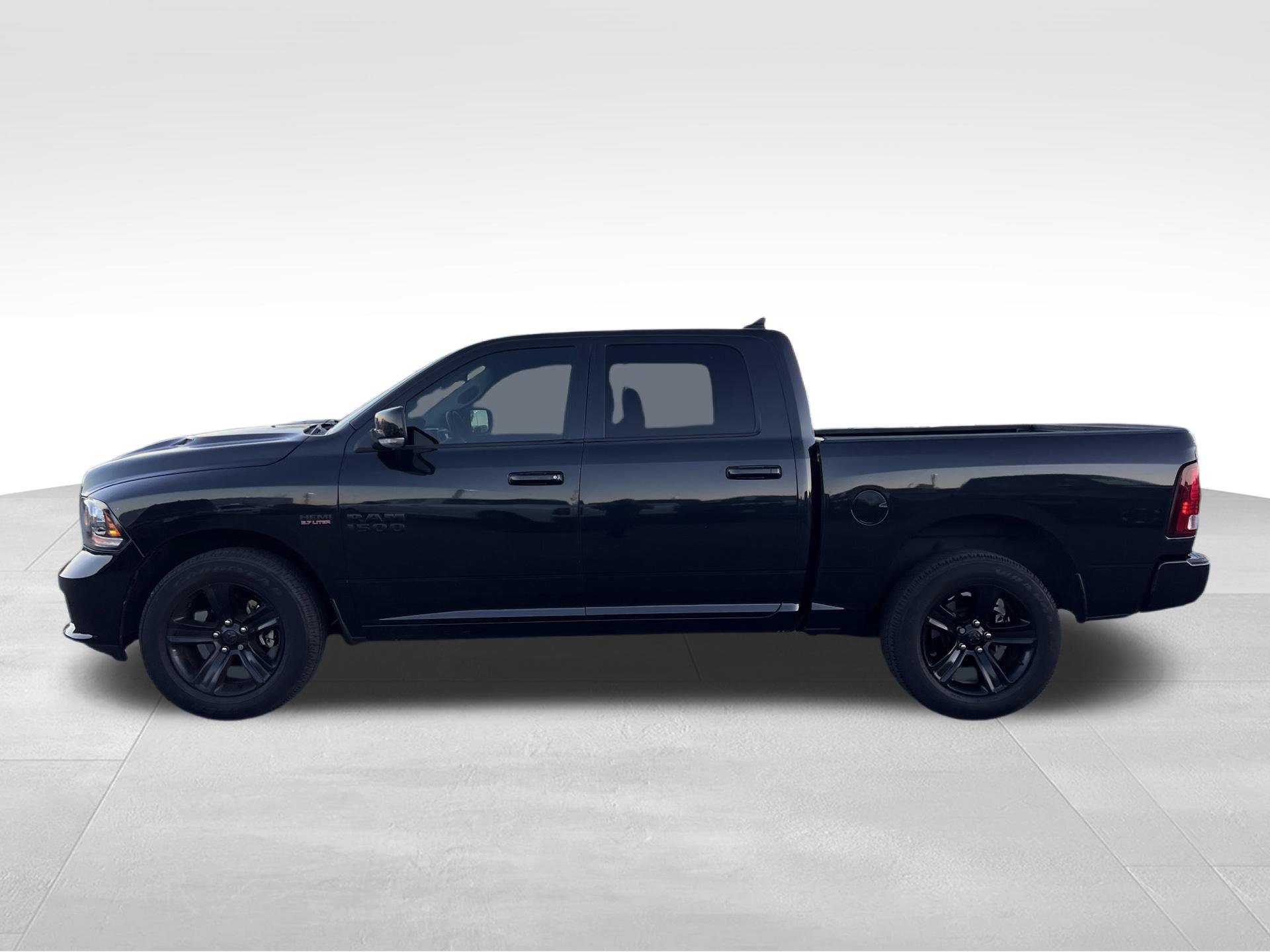 Used 2017 RAM 1500 Sport w/ Quick Order Package 26Q Night AWD/4WD image 9