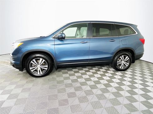 Used 2017 Honda Pilot EX image 4