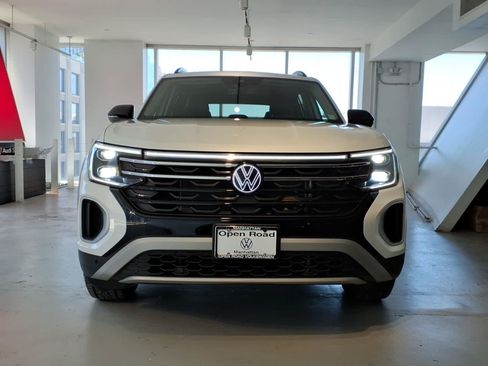 Used 2026 Volkswagen Atlas Peak Edition AWD/4WD image 2