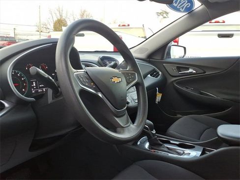 Used 2023 Chevrolet Malibu LS image 18