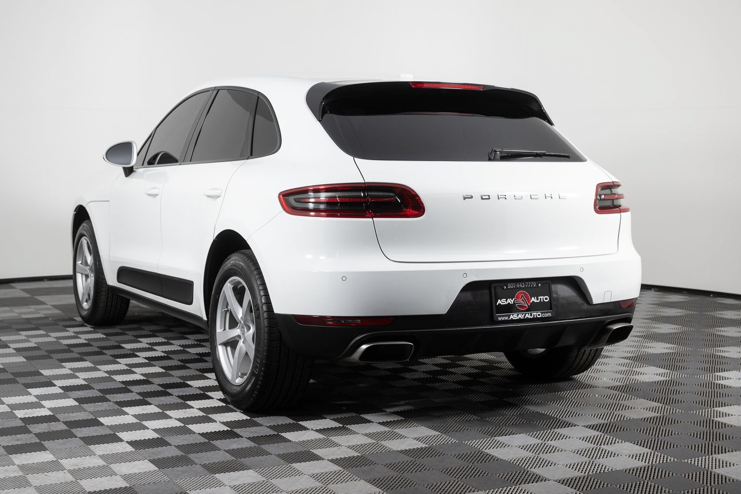 Used 2018 Porsche Macan AWD/4WD image 5