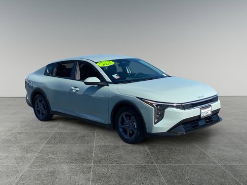 Used 2025 Kia K4 LXS image 7
