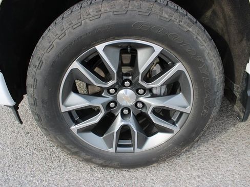 Used 2023 Chevrolet Silverado 1500 RST image 9