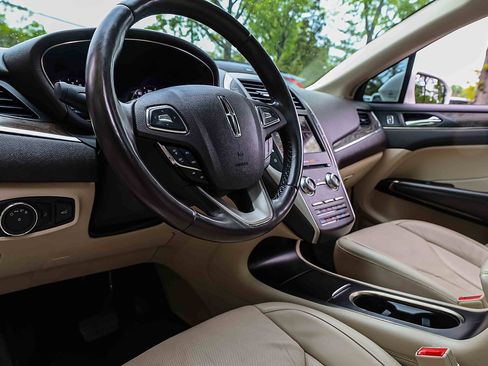 Used 2019 Lincoln MKC Reserve w/ MKC Climate Package AWD/4WD image 7
