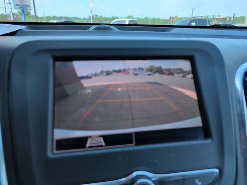 Used 2023 Chevrolet Equinox LS FWD image 19