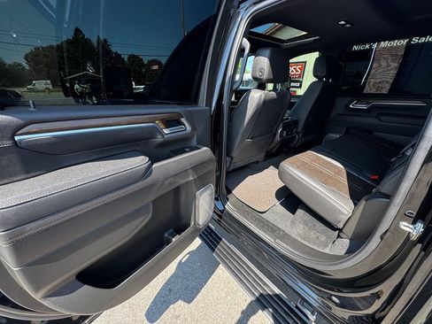 Used 2025 Chevrolet Silverado 3500 High Country w/ Technology Package AWD/4WD image 38