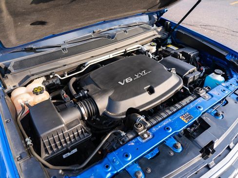 Used 2018 Chevrolet Colorado ZR2 image 16