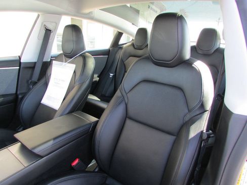 Used 2025 Tesla Model 3 RWD image 19