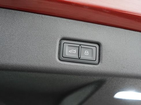 Used 2025 Audi SQ5 Prestige AWD/4WD image 11