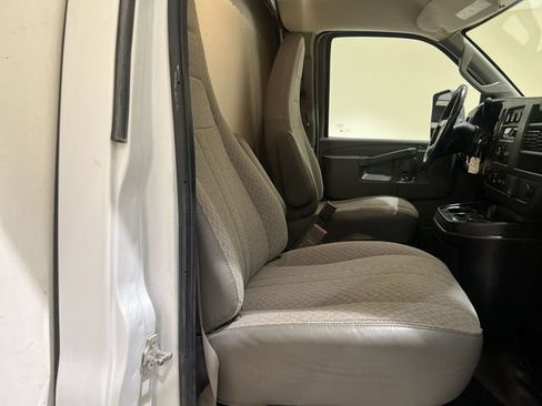 Used 2019 Chevrolet Express 3500 w/ Power Convenience Package RWD image 20