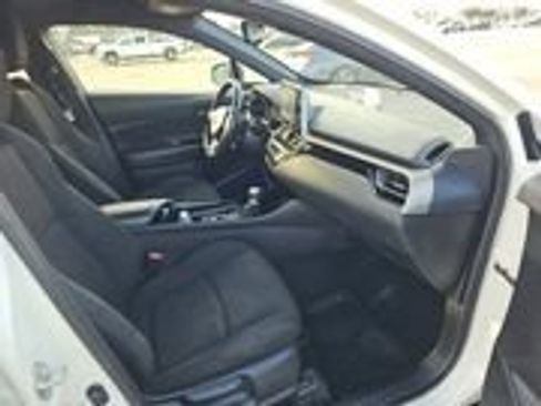 Used 2019 Toyota C-HR XLE image 13