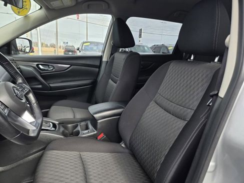 Used 2020 Nissan Rogue SV image 25